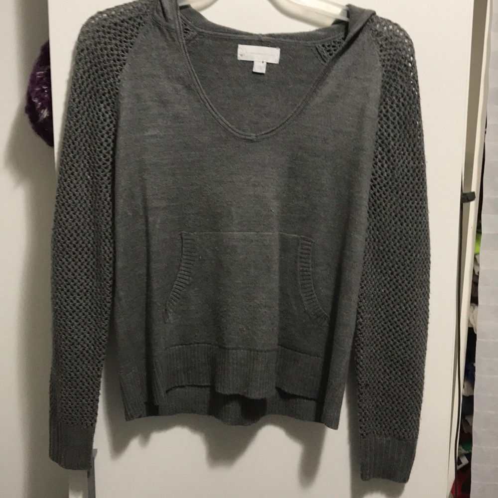 Grey sweater.